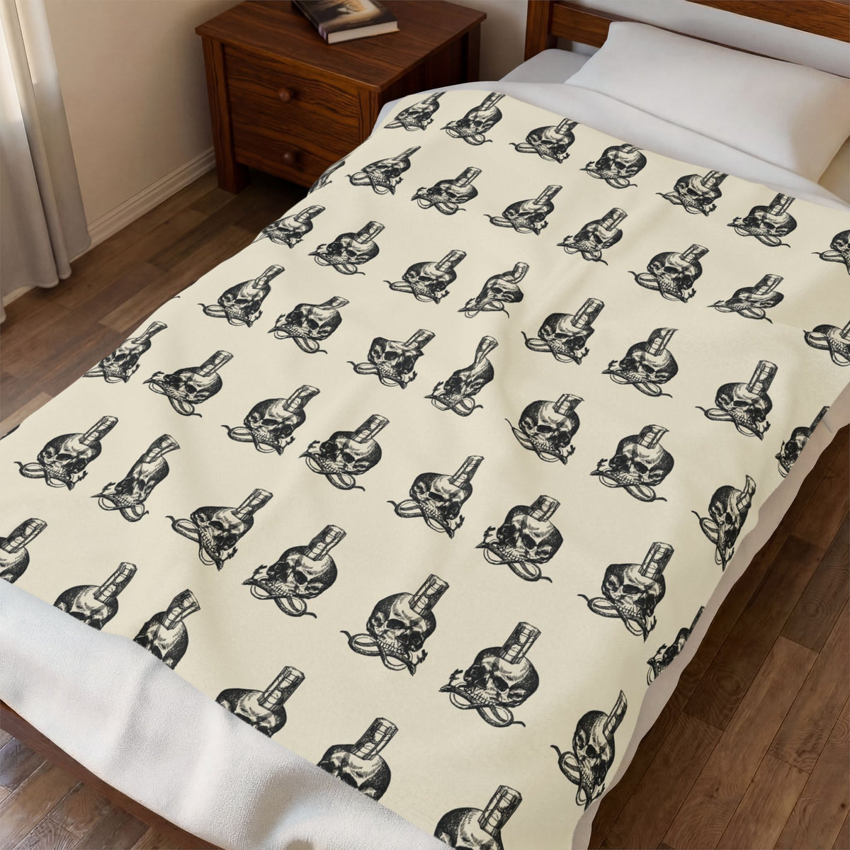 Skull and Snake Pattern Velveteen Plush Blanket